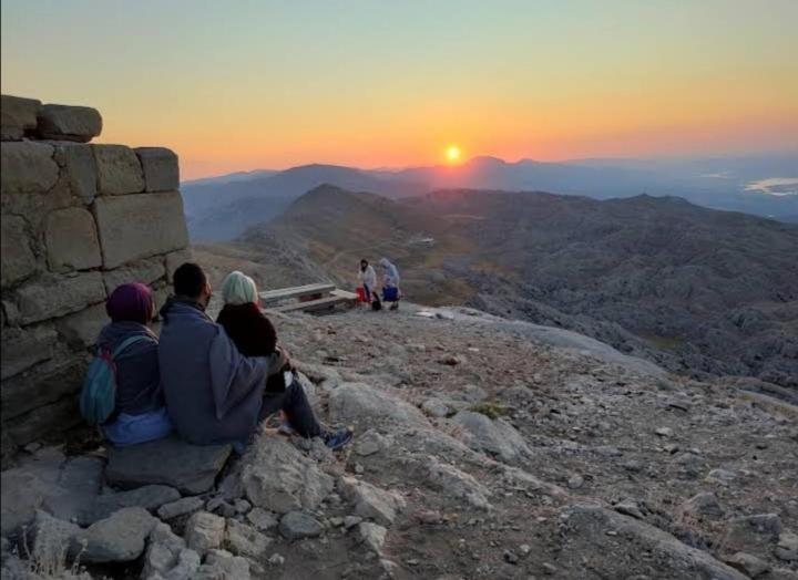 Nemrut Dagi Isik Pansi̇On Motel Karadut  Kültér fotó