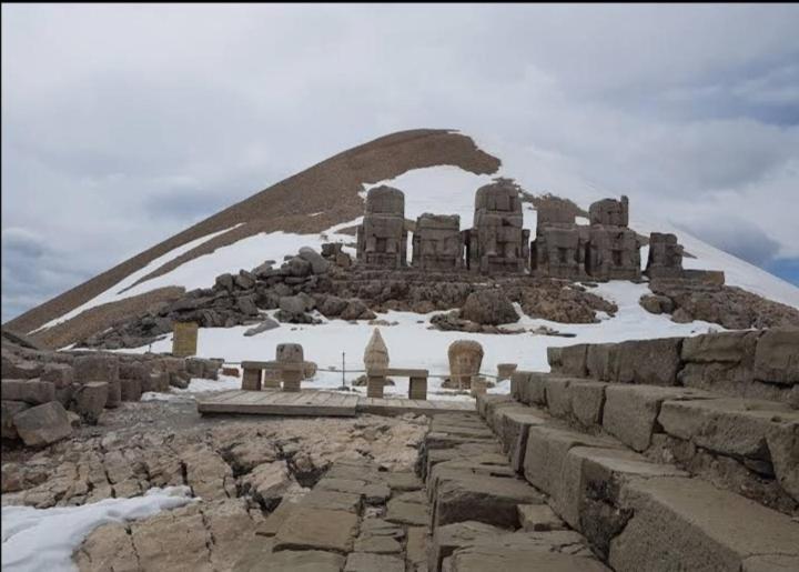 Nemrut Dagi Isik Pansi̇On Motel Karadut  Kültér fotó