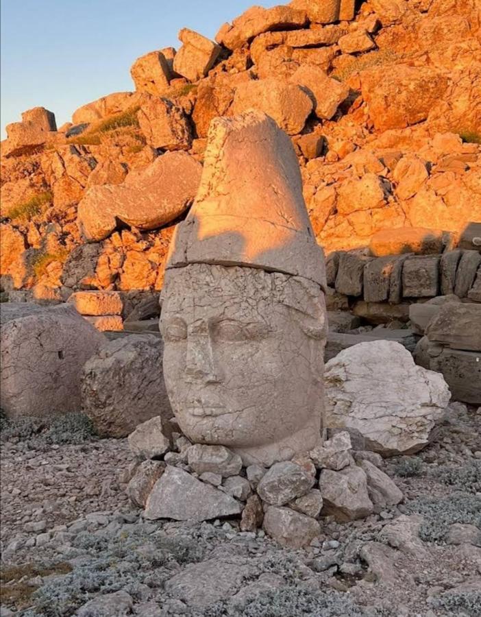 Nemrut Dagi Isik Pansi̇On Motel Karadut  Kültér fotó