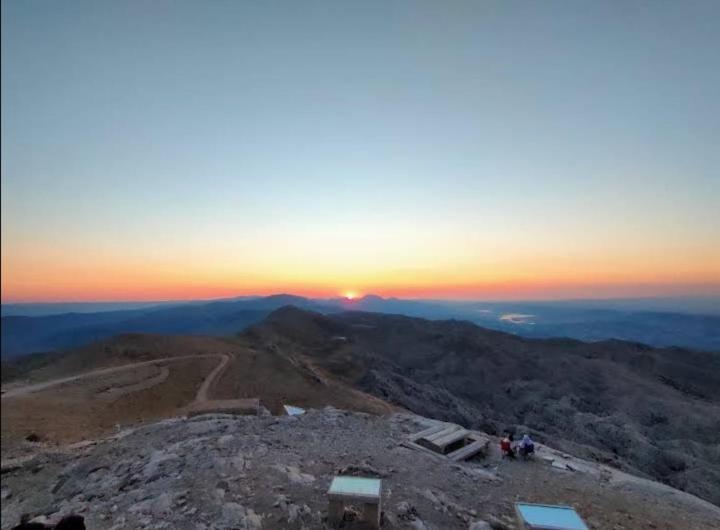 Nemrut Dagi Isik Pansi̇On Motel Karadut  Kültér fotó