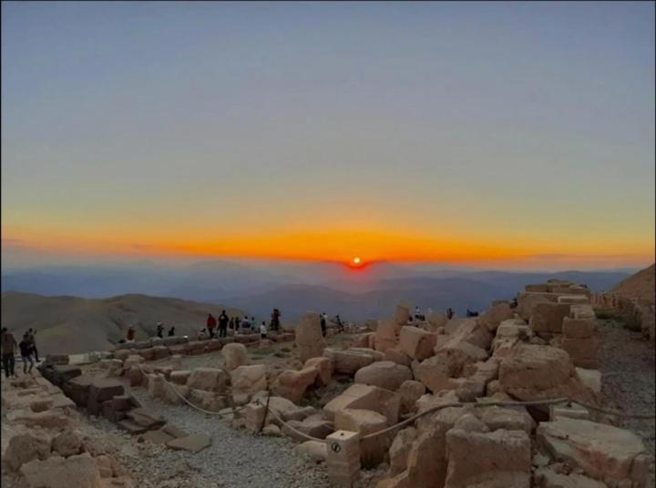 Nemrut Dagi Isik Pansi̇On Motel Karadut  Kültér fotó