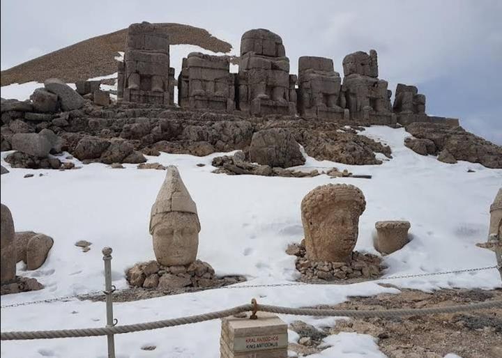 Nemrut Dagi Isik Pansi̇On Motel Karadut  Kültér fotó