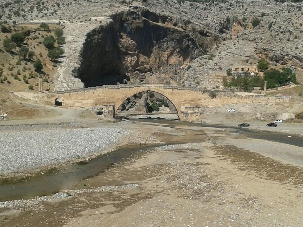 Nemrut Dagi Isik Pansi̇On Motel Karadut  Kültér fotó